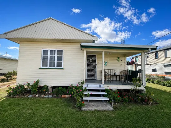 64 Regent Street, Inglewood, Qld 4387