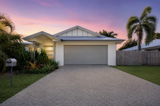 64 South Molle Boulevard, Cannonvale, Qld 4802