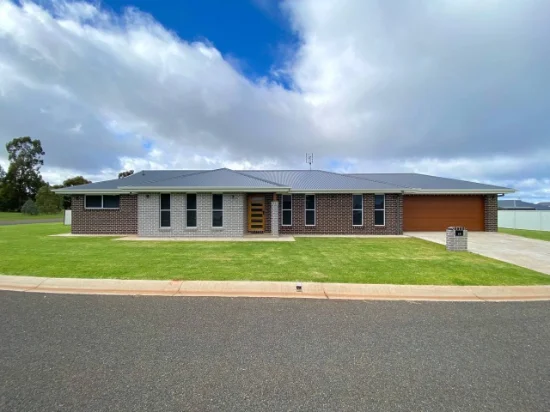 65 Page Street, PARKES NSW 2870 - For Rent