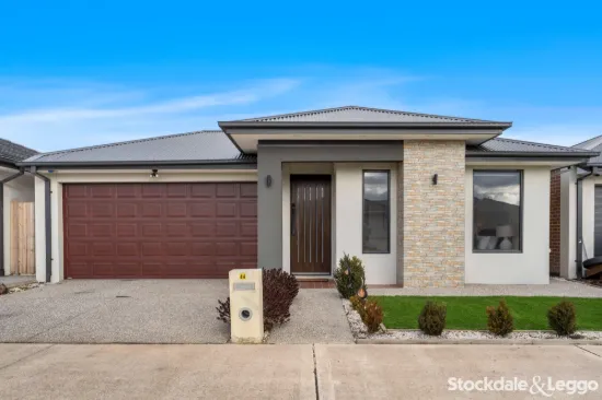 66 Compass Crescent, Donnybrook, Vic 3064
