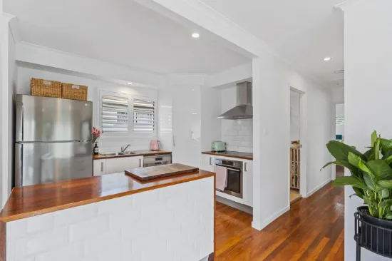 66 Lancelot Street, Tennyson, Qld 4105