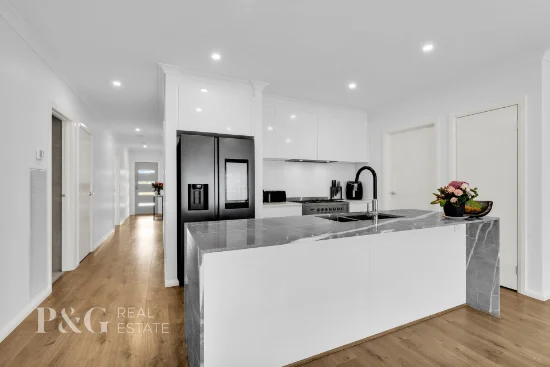 67 Growling Grass Drive, Clyde North, Vic 3978