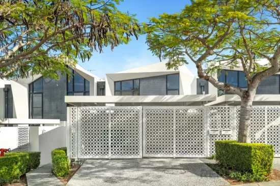 67 Peninsula Drive, Robina, Qld 4226