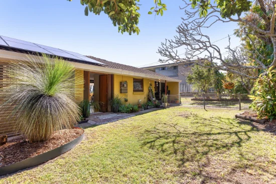 67 Rainbow Crescent, Dunwich, Qld 4183
