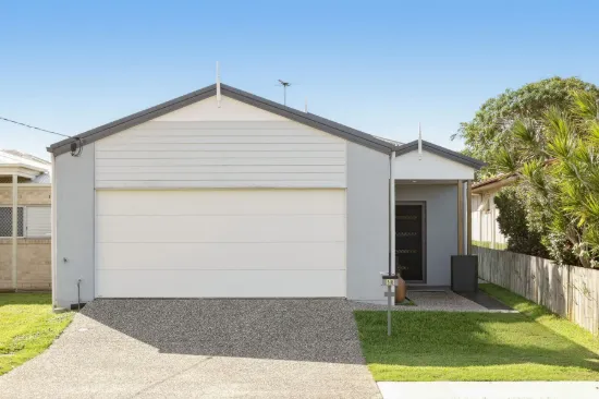 68 Collins Street, Woody Point, Qld 4019