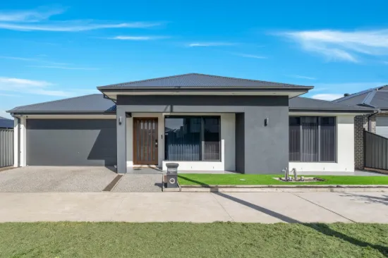681 Grand Boulevard, Mickleham, Vic 3064