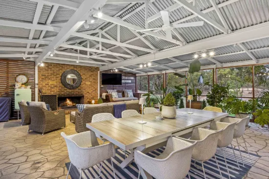 6820 Pyrenees Highway, Avoca, Vic 3467