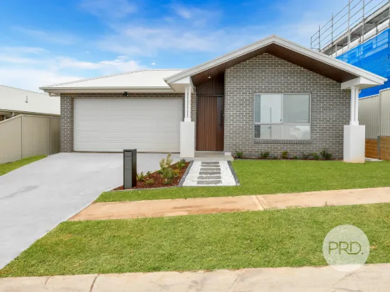 7 & 7A Skyline Street, Menangle Park, NSW 2563