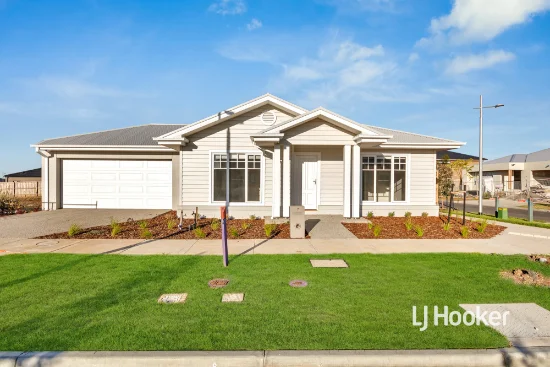 7 Arkport Way, Manor Lakes, Vic 3024 - For Rent