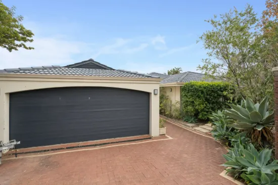 7 AWHINA PLACE, Kallaroo, WA 6025