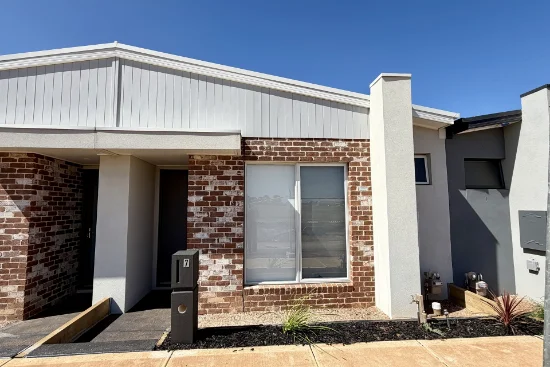 7 Bayest Walk, Fraser Rise, Vic 3336 - For Rent