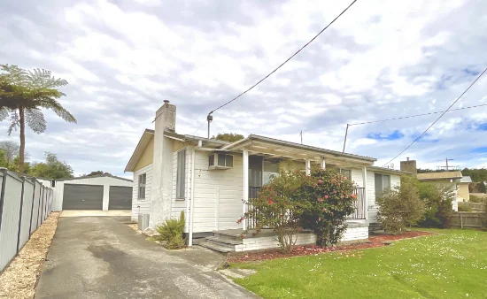 7 Boolarra Avenue, Newborough, Vic 3825 - For Rent