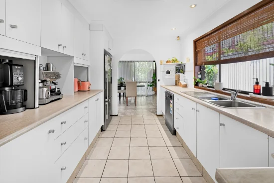 7 Brighton Parade, Southport, Qld 4215-Image