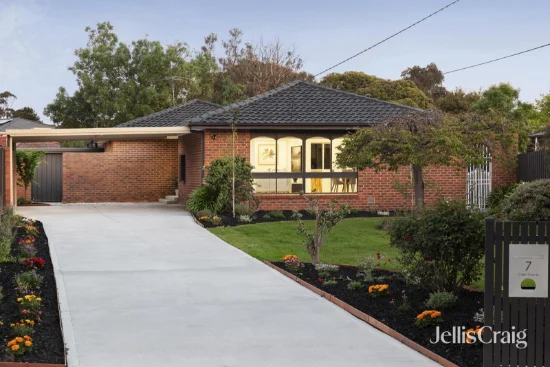 7 Cairn Grove, Glen Waverley, Vic 3150 - For Sale