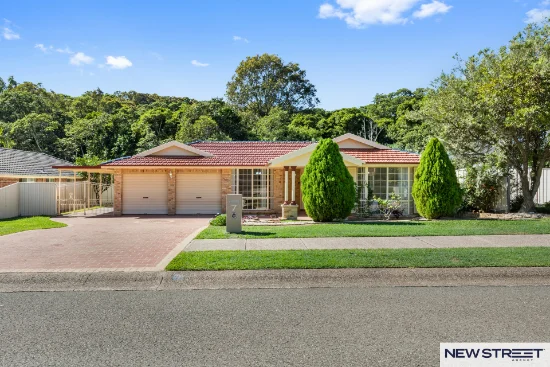7 Callistemon Close, Caves Beach, NSW 2281