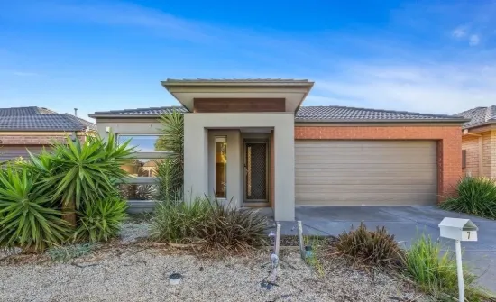 7 Cardinia Grove, Manor Lakes, Vic 3024