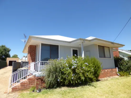 7 Caw Street, Merredin, WA 6415