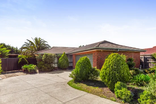 7 Cheviot Court, Melton West, Vic 3337