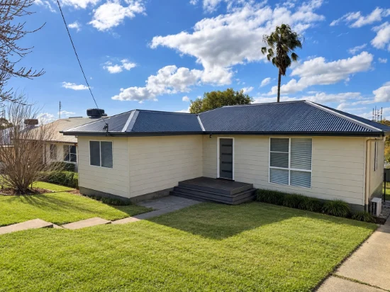 7 CLIFTON STREET, Young, NSW 2594
