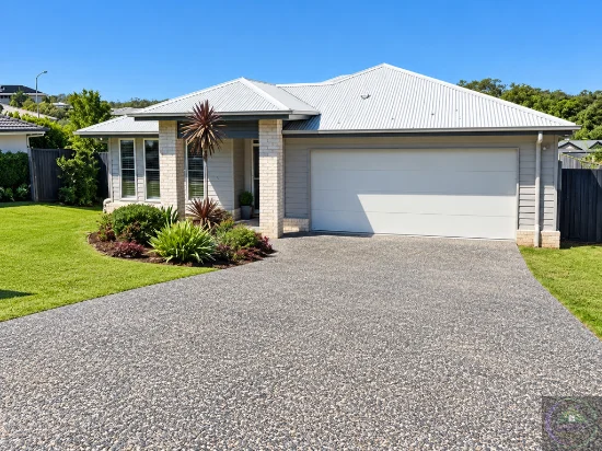 7 Columbia Close, Upper Kedron, Qld 4055