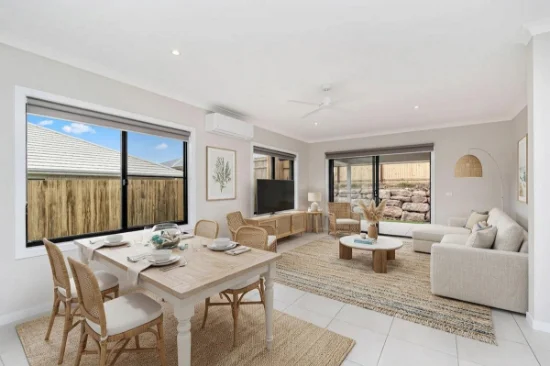 7 Cooper Circuit, Nikenbah, Qld 4655