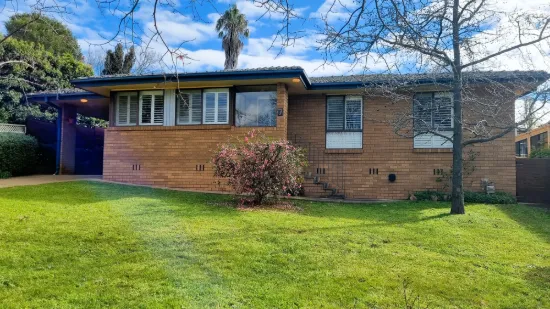 7 Crichton Crescent, Young, NSW 2594