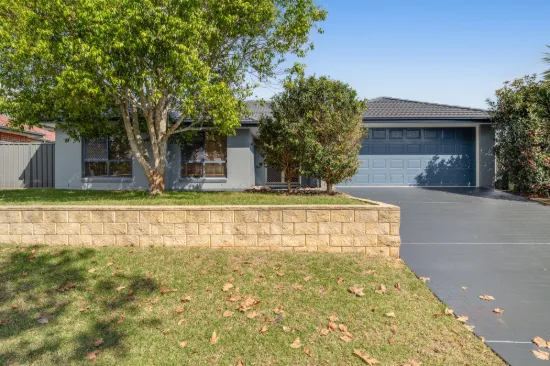 7 Currawong Drive, Highfields, Qld 4352