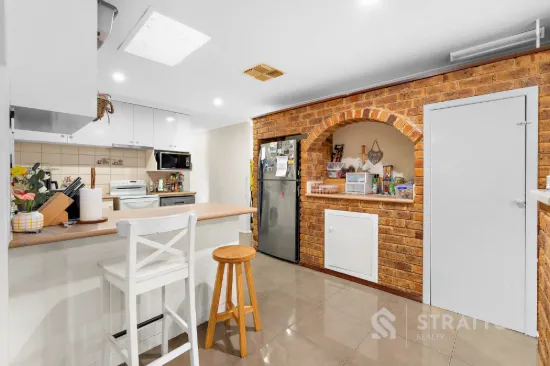 7 Delamere Way, Camillo, WA 6111