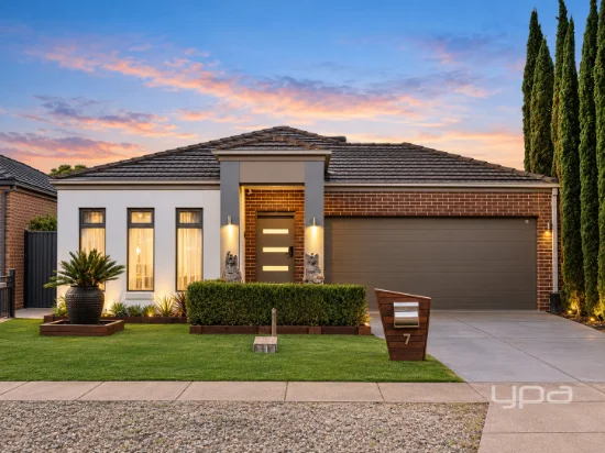 7 Derham Drive, Point Cook, Vic 3030 - For Sale