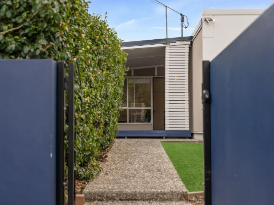 7 Dinterra Avenue, Ferny Hills, Qld 4055