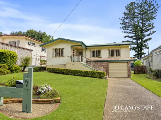 7 Euree Street, Kenmore, Qld 4069