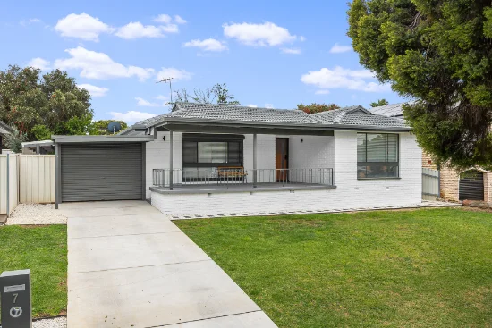 7  Fairbairn Crescent, Kooringal, NSW 2650