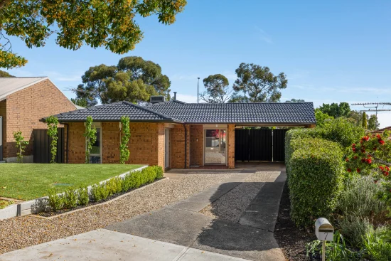 7 Fishburn Court, Wynn Vale, SA 5127
