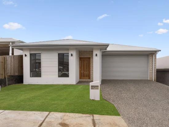 7 Flat Pea Cr, Deebing Heights, Qld 4306