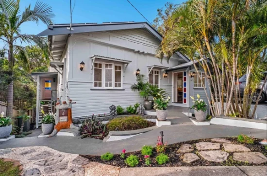 7 Fletcher Parade, Bardon, Qld 4065