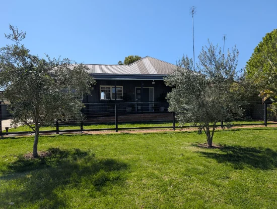 7 Flinders Street, Wakool, NSW 2710