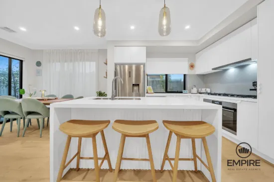 7 Gaolao Walk, Clyde North, Vic 3978