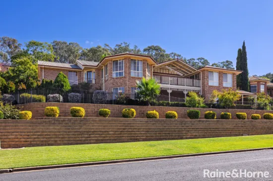 7 Gibbes Close, Kooringal, NSW 2650