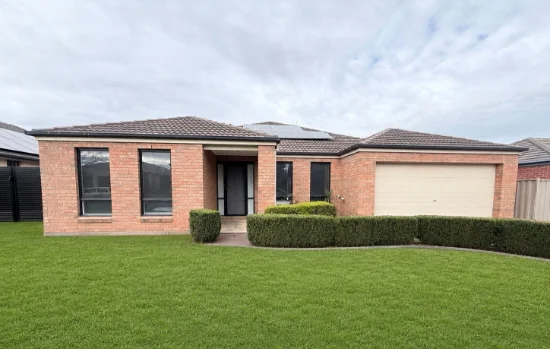 7 Glen Drouitt Drive, Caroline Springs, Vic 3023