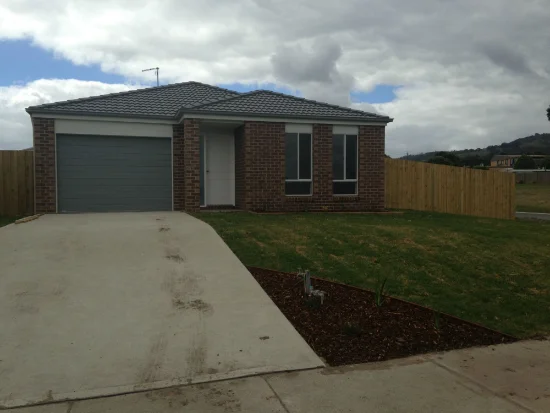 7 Graduation Place, Churchill, Vic 3842
