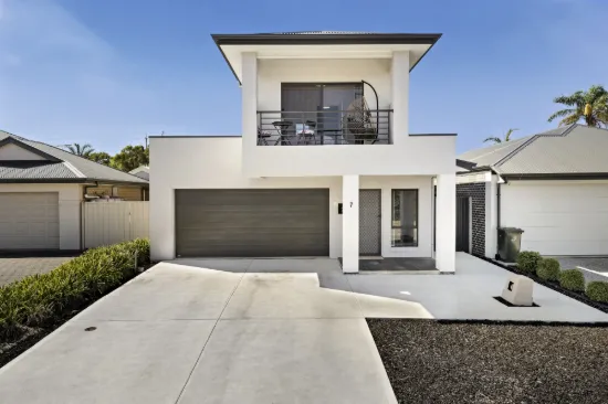 7 Greenfield Crescent, West Lakes Shore, SA 5020