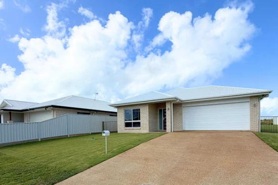 7 Greenway Drive, Coral Cove, Qld 4670