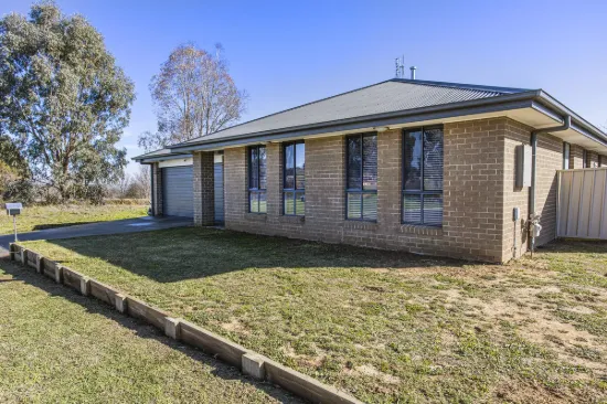 7 Harvest Circuit, Cowra, NSW 2794