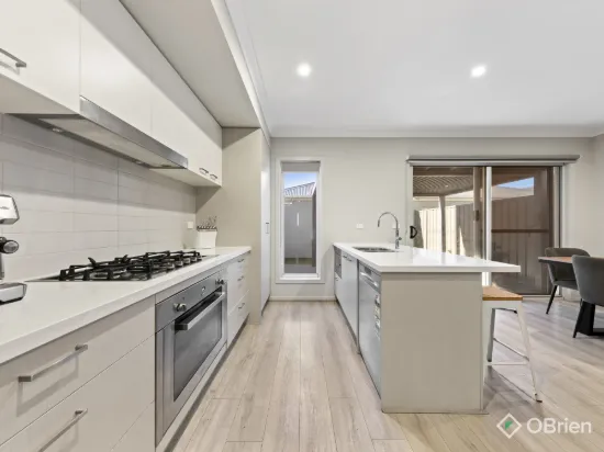 7 Image Walk, Clyde North, Vic 3978