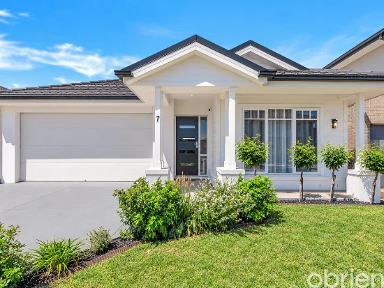 7 Inclusion Road, Clyde North, Vic 3978