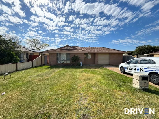 7 Jubilee Drive, Waikiki, WA 6169 - For Rent