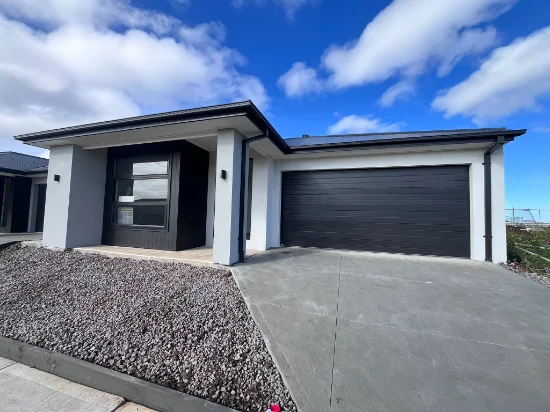7 KALAMUNDRA DRIVE, Werribee, Vic 3030