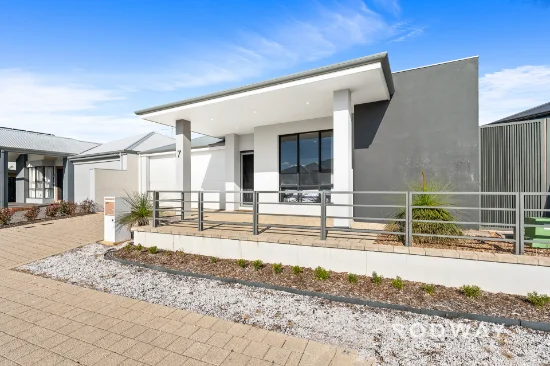 7 Langer Crescent, Champion Lakes, WA 6111