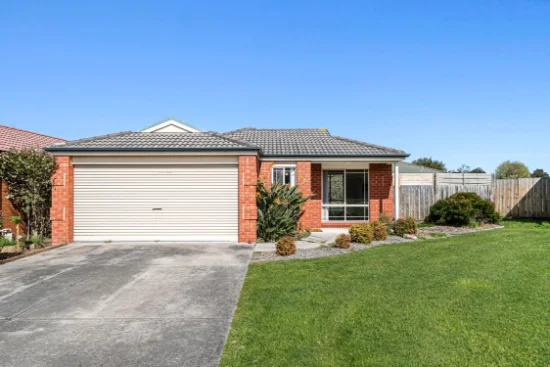 7 Lauren Square, Pakenham VIC 3810-Image