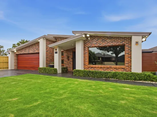 7 Leadbeater Mews, Newborough, Vic 3825